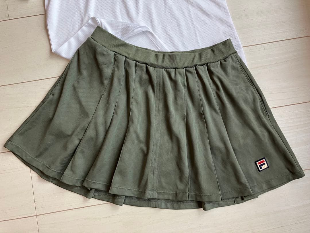 FILAフィラ＊オリーブカラーのプリーツスコートL
