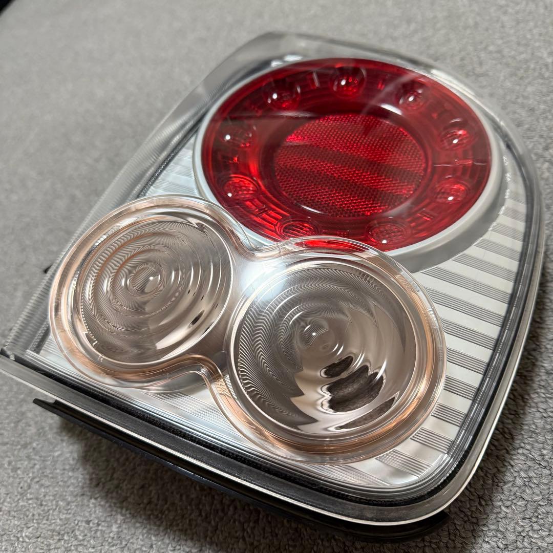 スズキ純正 アルトラパン ショコラ HE22S テールランプ左右 ジャンク扱い