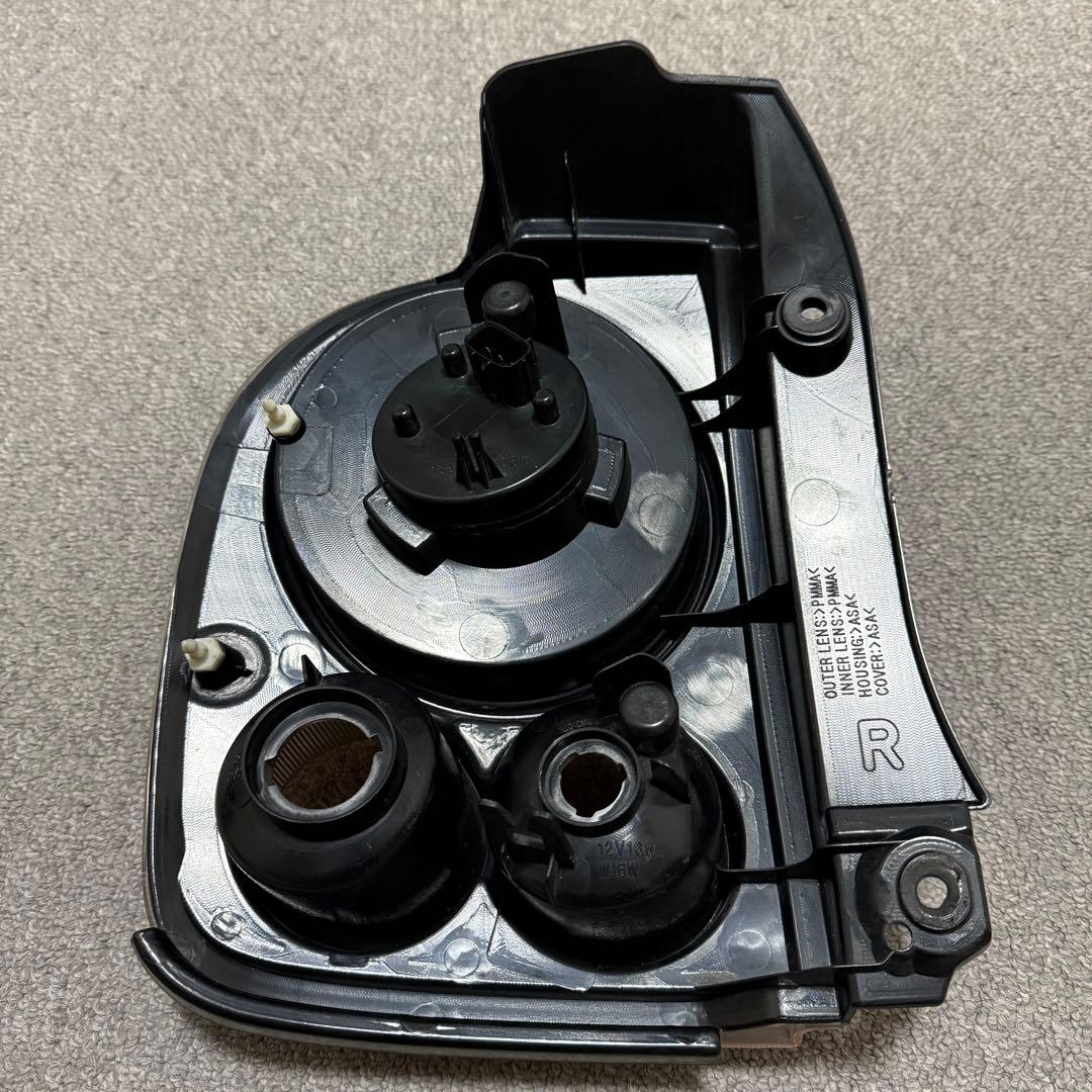 スズキ純正 アルトラパン ショコラ HE22S テールランプ左右 ジャンク扱い