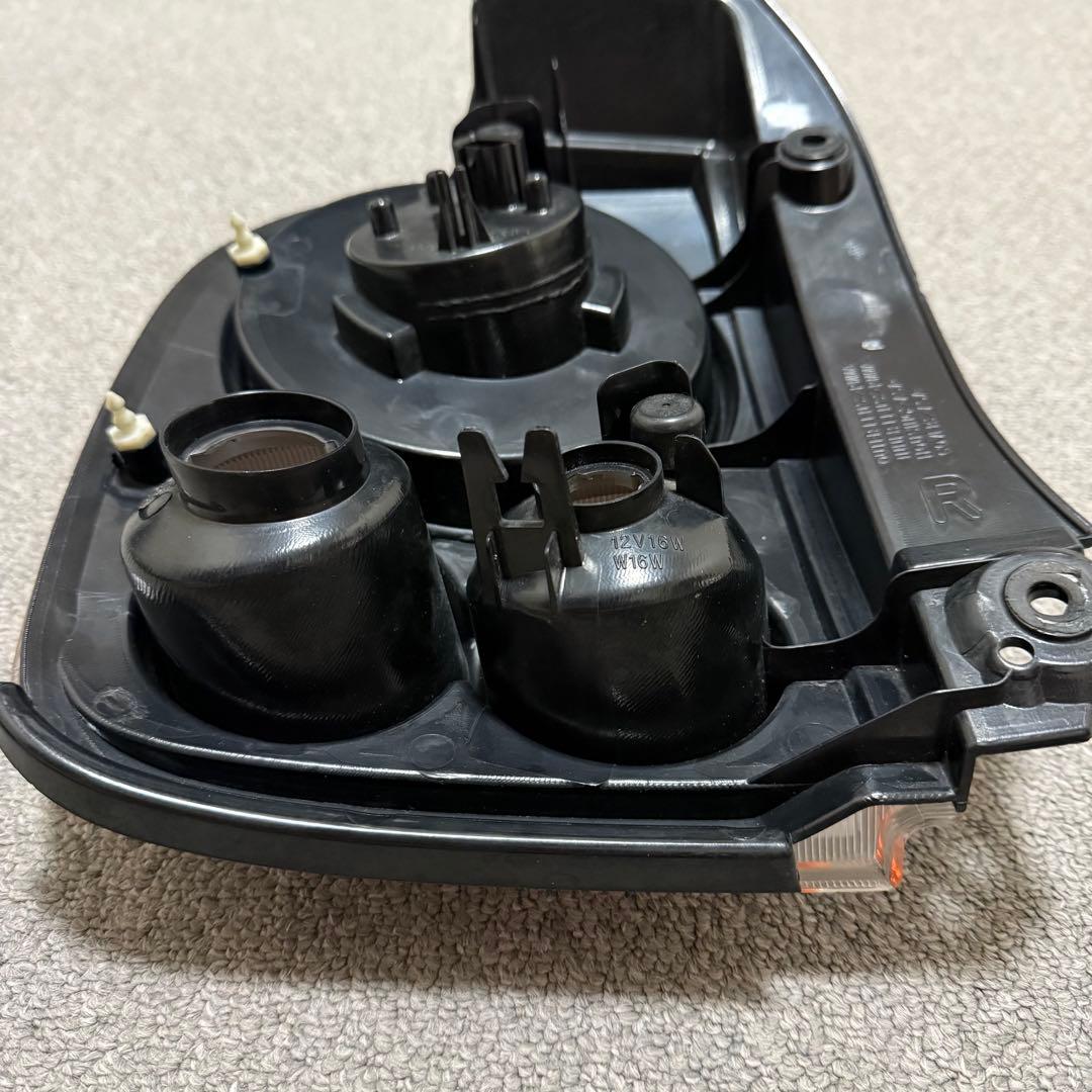 スズキ純正 アルトラパン ショコラ HE22S テールランプ左右 ジャンク扱い