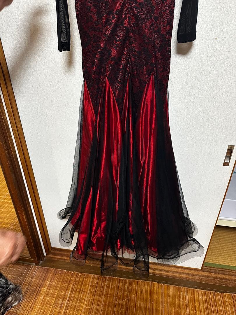Mサイズ　社交ダンスドレス パーティ用　赤黒花柄 未使用