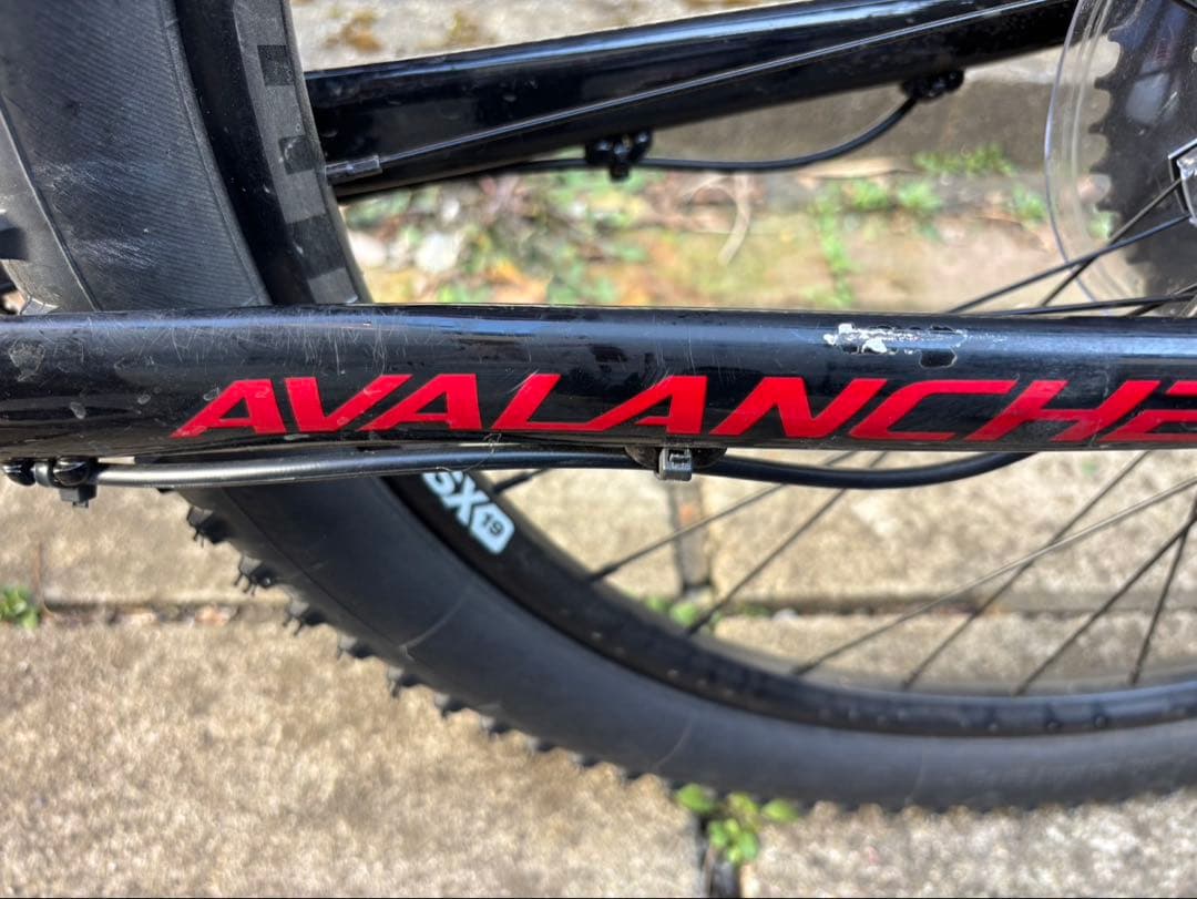 2025年式 Avalanche GT マウンテンバイク　中古