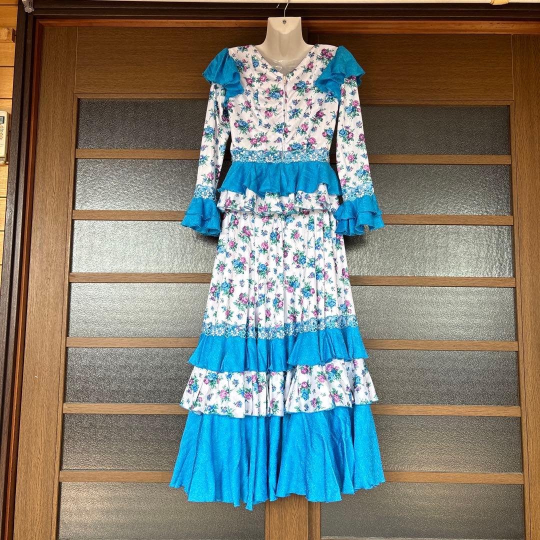 フラメンコドレス 青と白の花柄