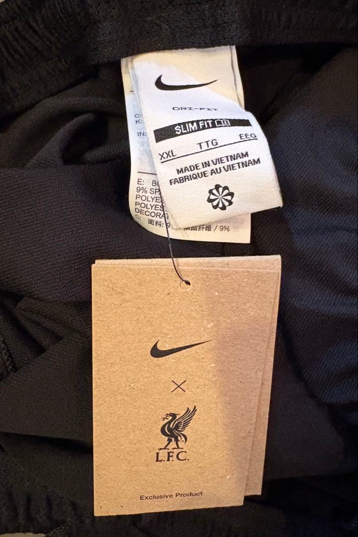 Nike リバプール　トレーニングパンツ