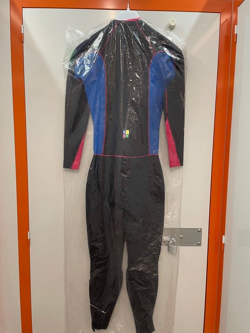 【新品•未使用•タグ付】ROXY ウェットスーツ2mm 2021春夏Mサイズ