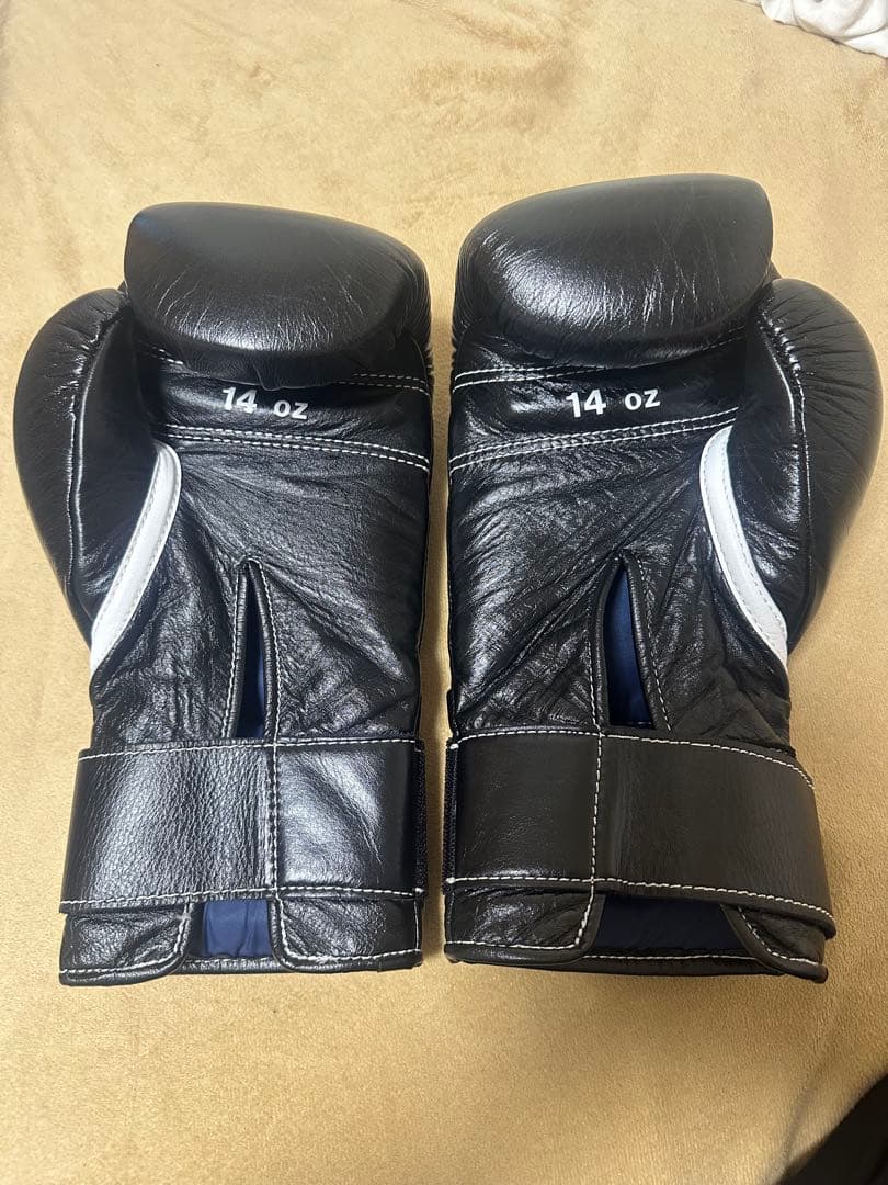 Winning ボクシンググローブ 14 oz 黒