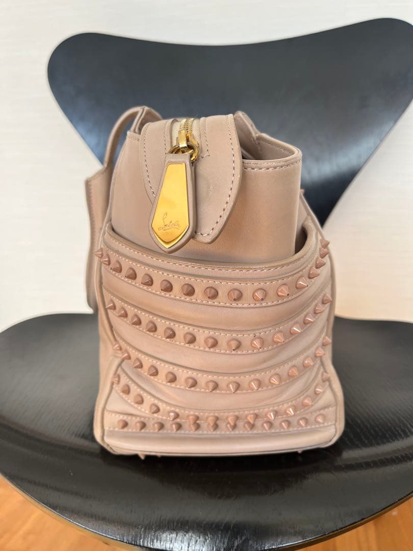 Christian Louboutin ベージュレザートートバッグ