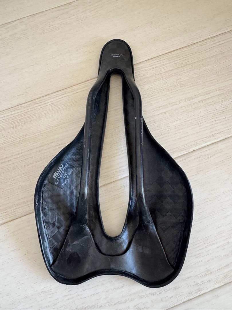 セライタリア　selle italia SLR サドル カーボン製 ブラック