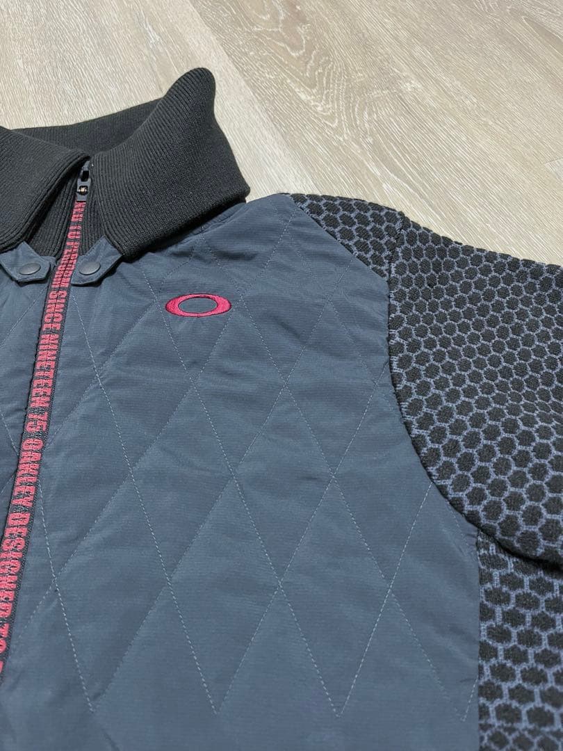 ほぼ新品　オークリー　アウター　オークリーアウター　ハイブリッドブルゾン　L