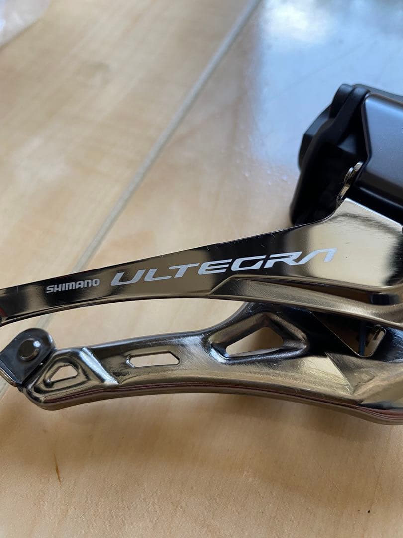 ULTEGRA Di2 フロントディレーラー FD-R8150