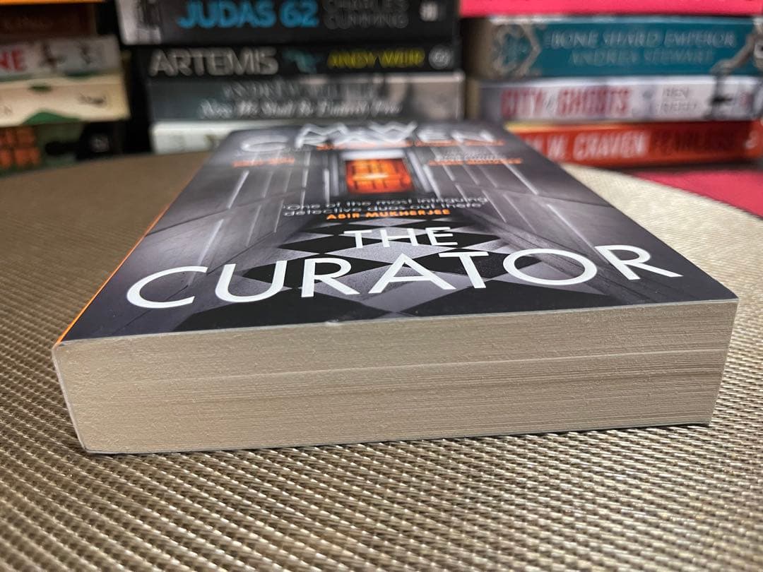 希少　M.W. Craven The Curator