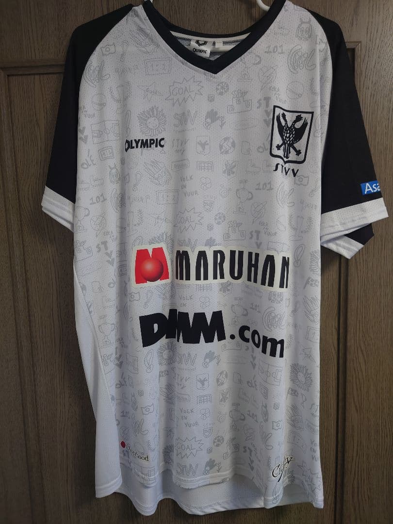 小森飛絢　シントトロイデン　ユニフォーム