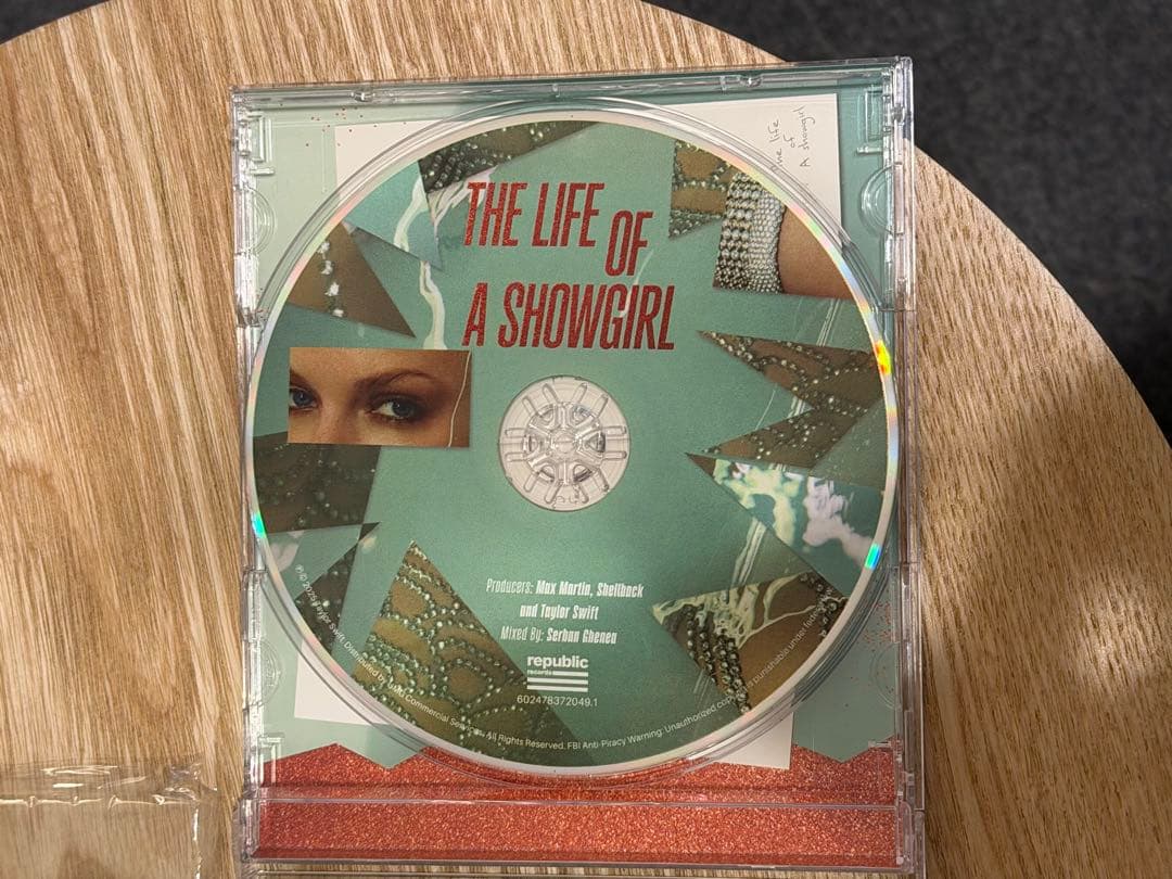 THE LIFE OF A SHOWGIRL CDサインPHOTO4②