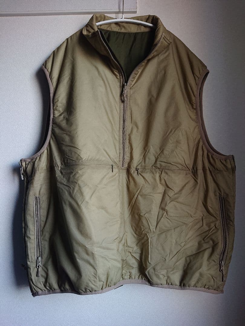 ジャケット・アウター TECH REVERSIBLE PULLOVER PUFF VEST