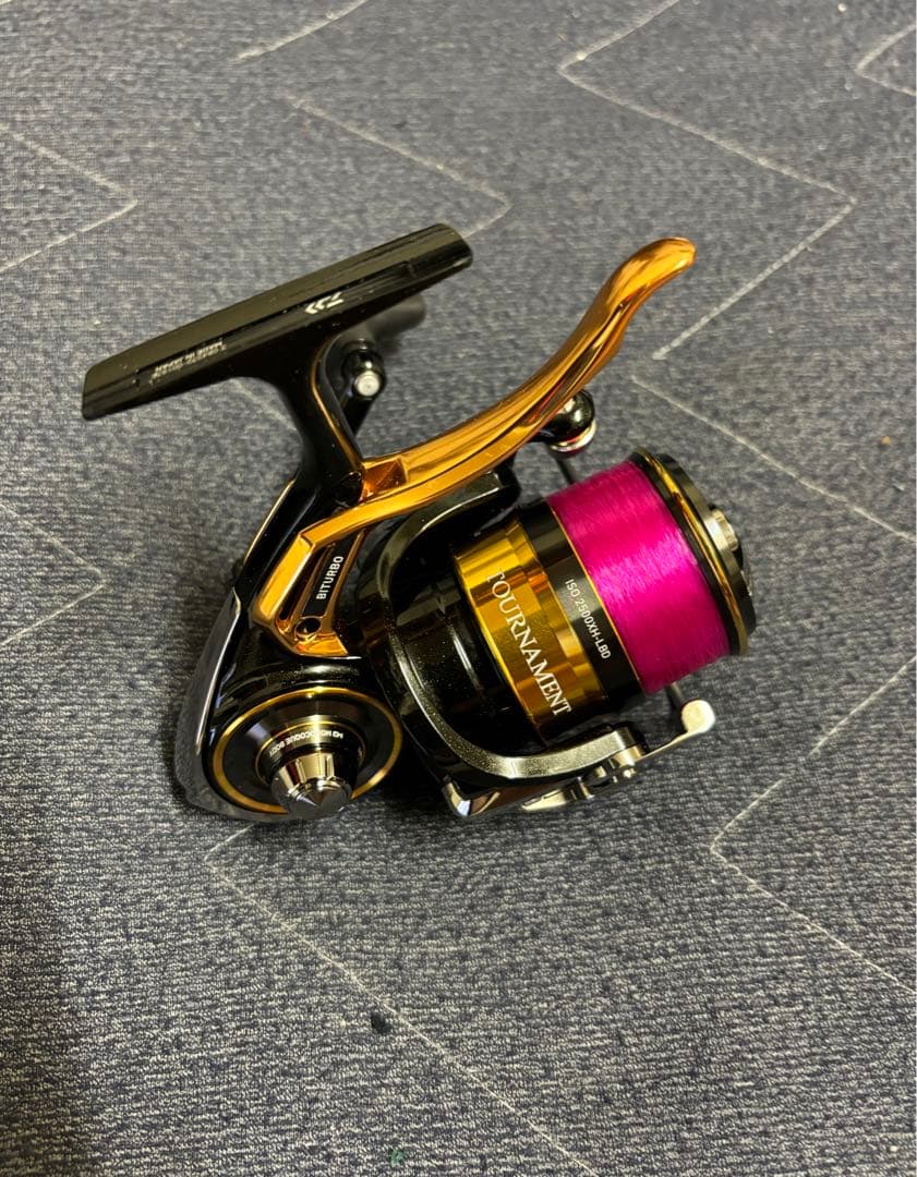 ダイワ 22トーナメント2500XH