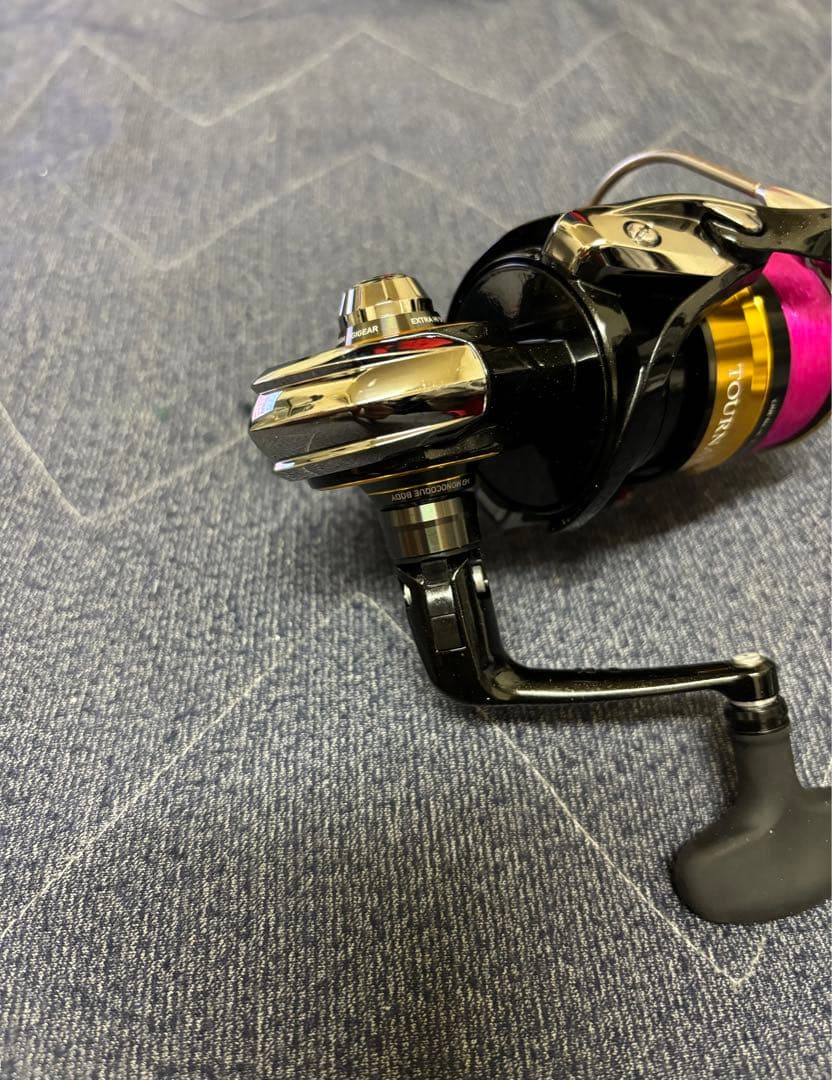 ダイワ 22トーナメント2500XH
