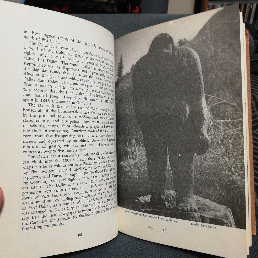 洋書 The Search for Bigfoot by Byrne