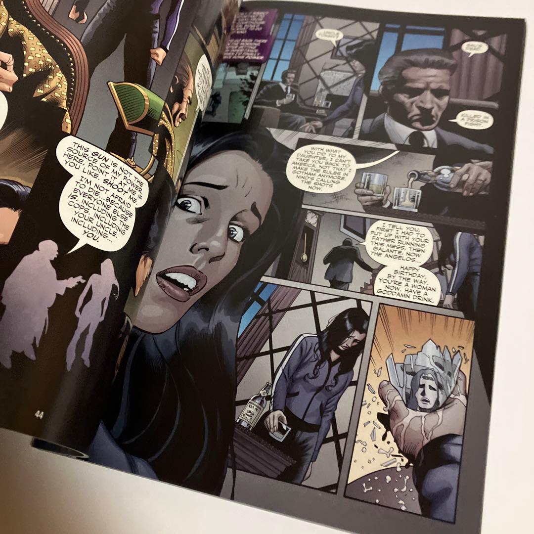 アメコミ・英語　HUNTRESS YEAR ONE
