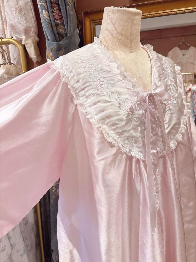 ✨️hardys pink satin lovely dress✨️