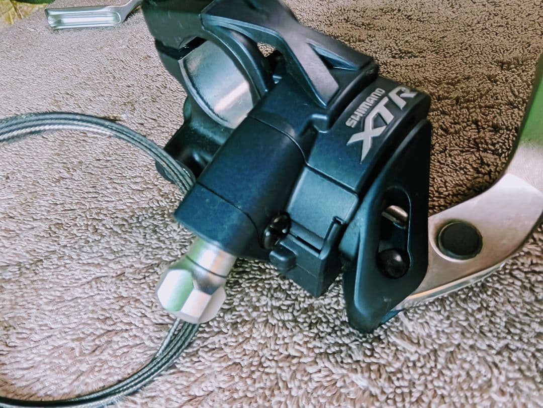 ST-M975 XTR SHIMANO　デュアルコントロールレバー