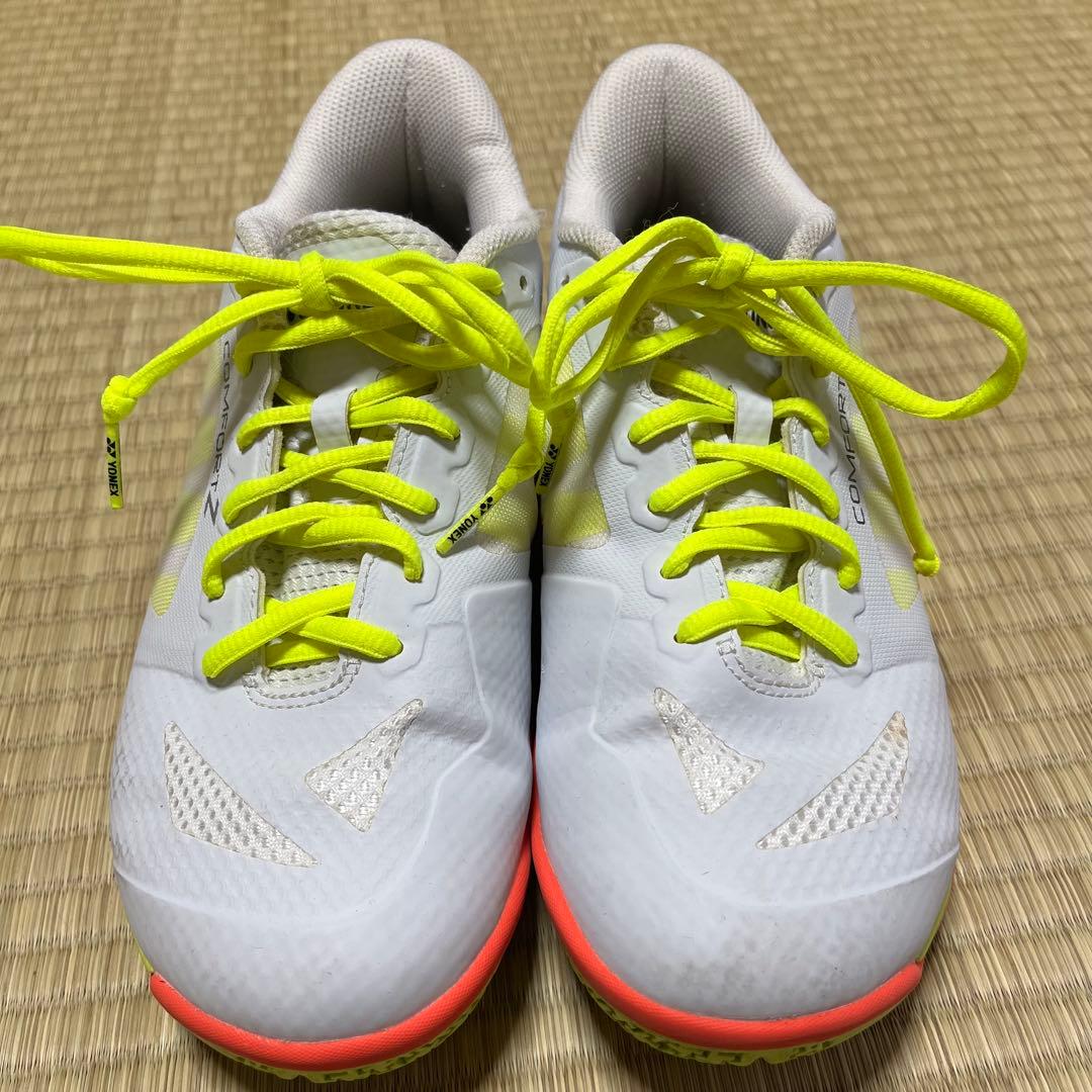 【美品】YONEX パワークッションコンフォートZワイドミッド