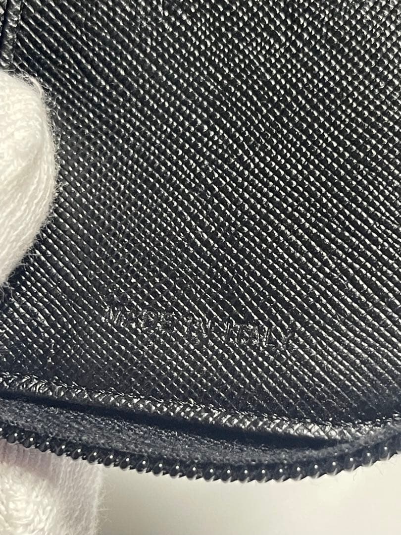 PRADA ブラック ナイロン 6連キーケース　ジッパータイプ　中古品