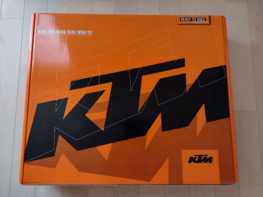 ストライダー　KTM　キックバイク