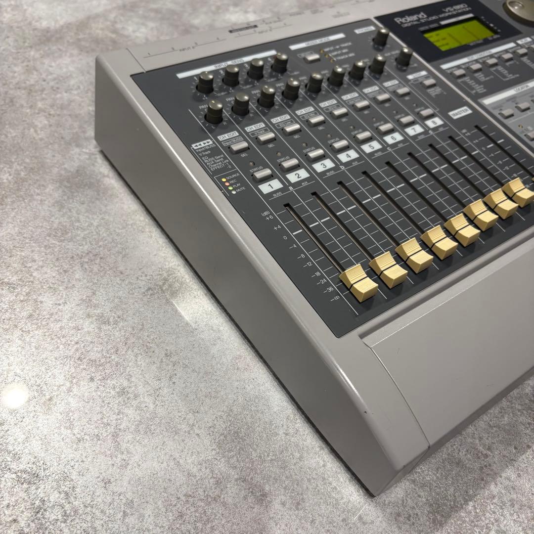 Roland VS-880 デジタルスタジオワークステーション中古