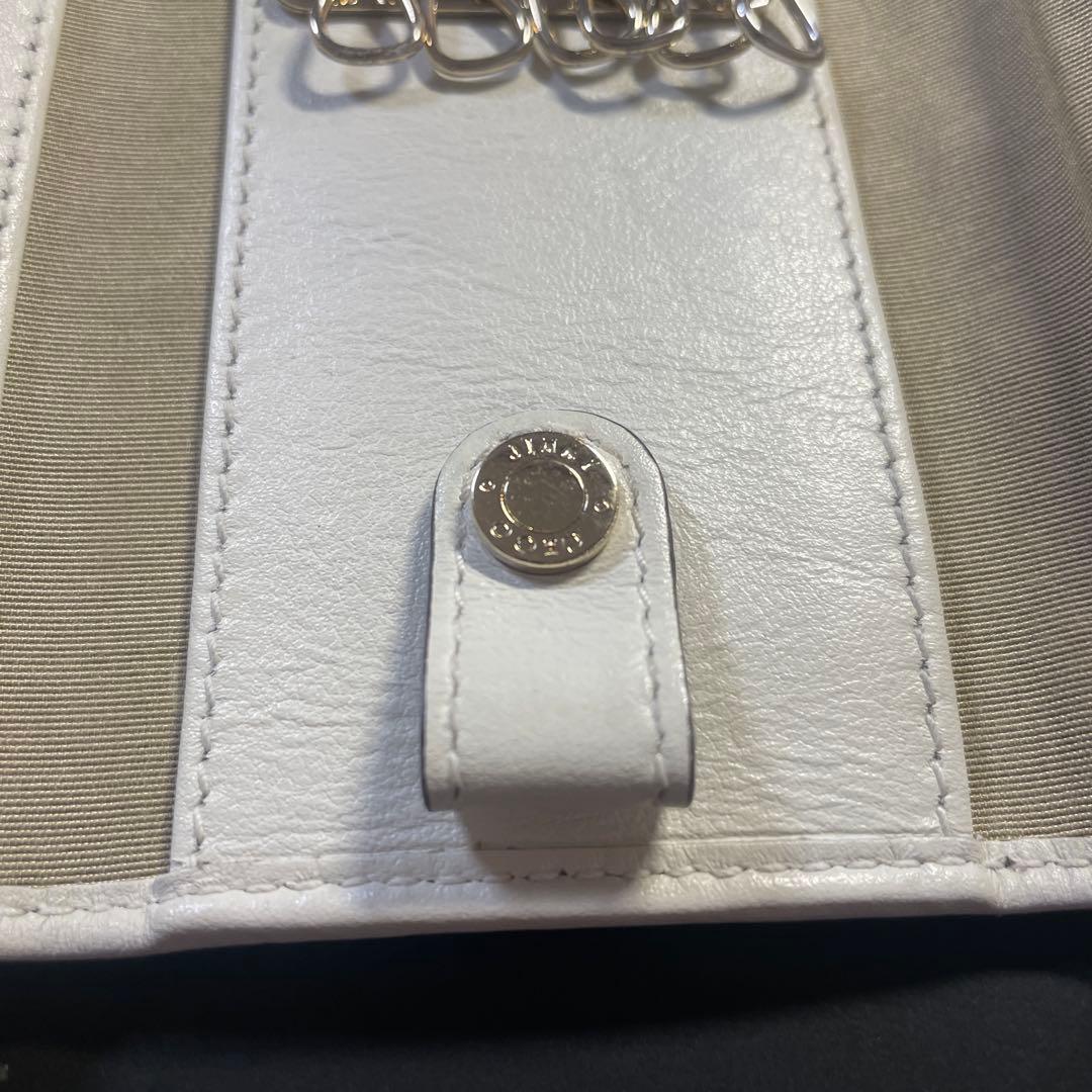 美品✨現行品✨ JIMMY CHOO スタースタッズ 6連キーケース ホワイト