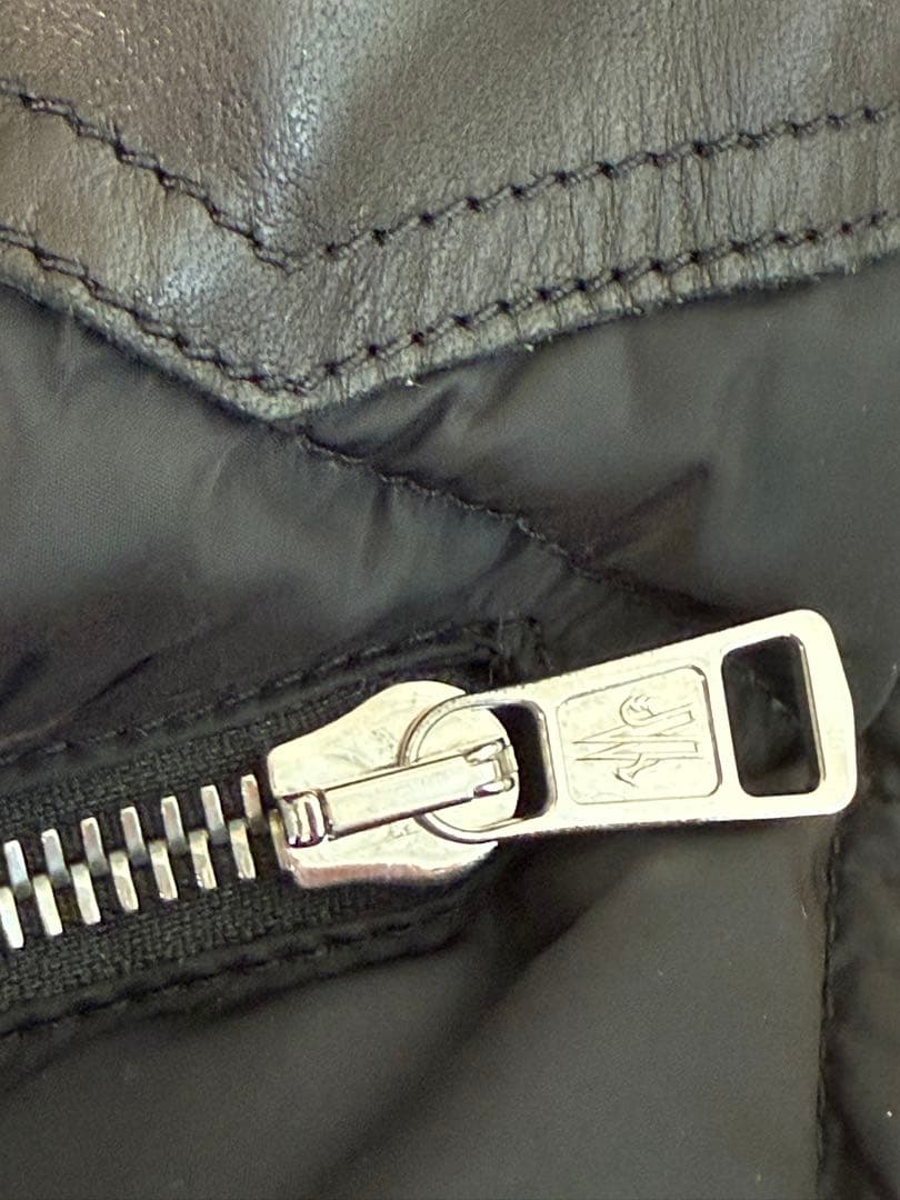 モンクレール MONCLER AVORD ダウンベスト　1