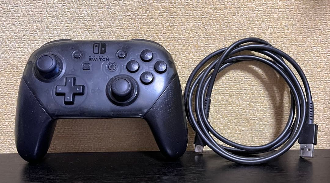 Nintendo Switch 本体 ＋Proコントローラー　画面フィルム付き