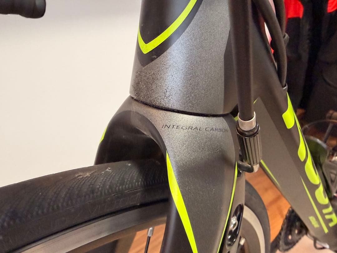 KUOTA KOUGAR 105ロードバイク カーボンフレーム