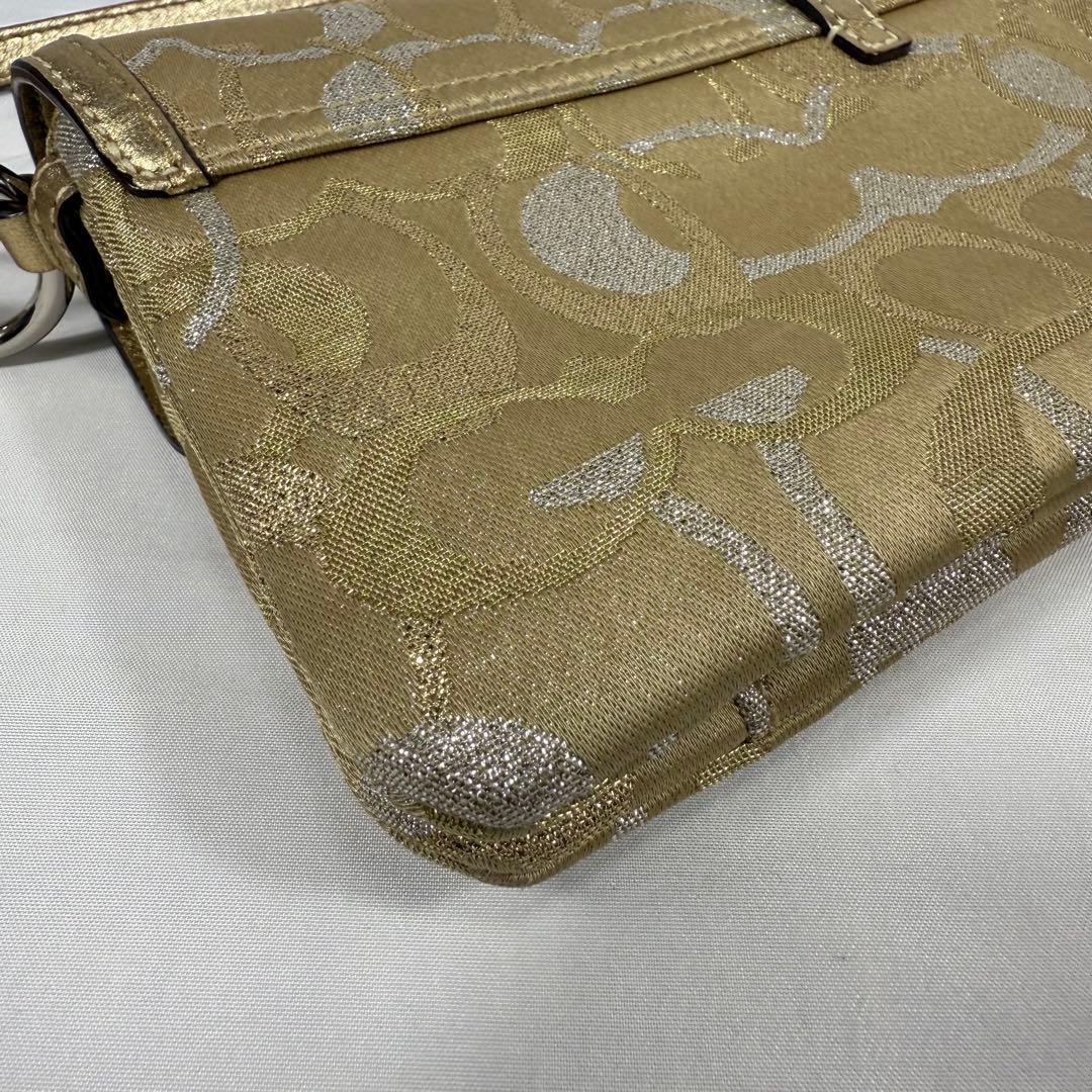 【美品】COACH アクセサリーポーチ ハンドバッグ　フック ゴールド