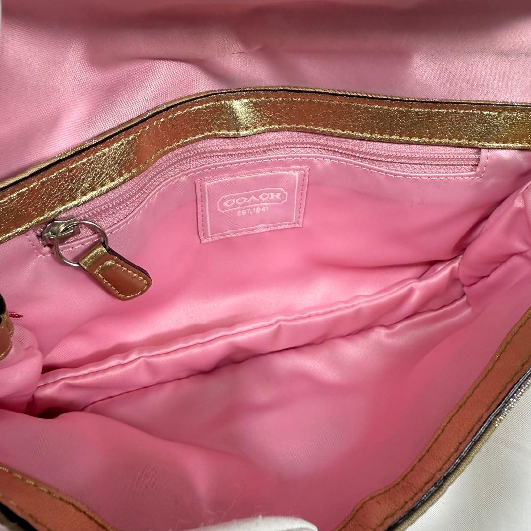 【美品】COACH アクセサリーポーチ ハンドバッグ　フック ゴールド