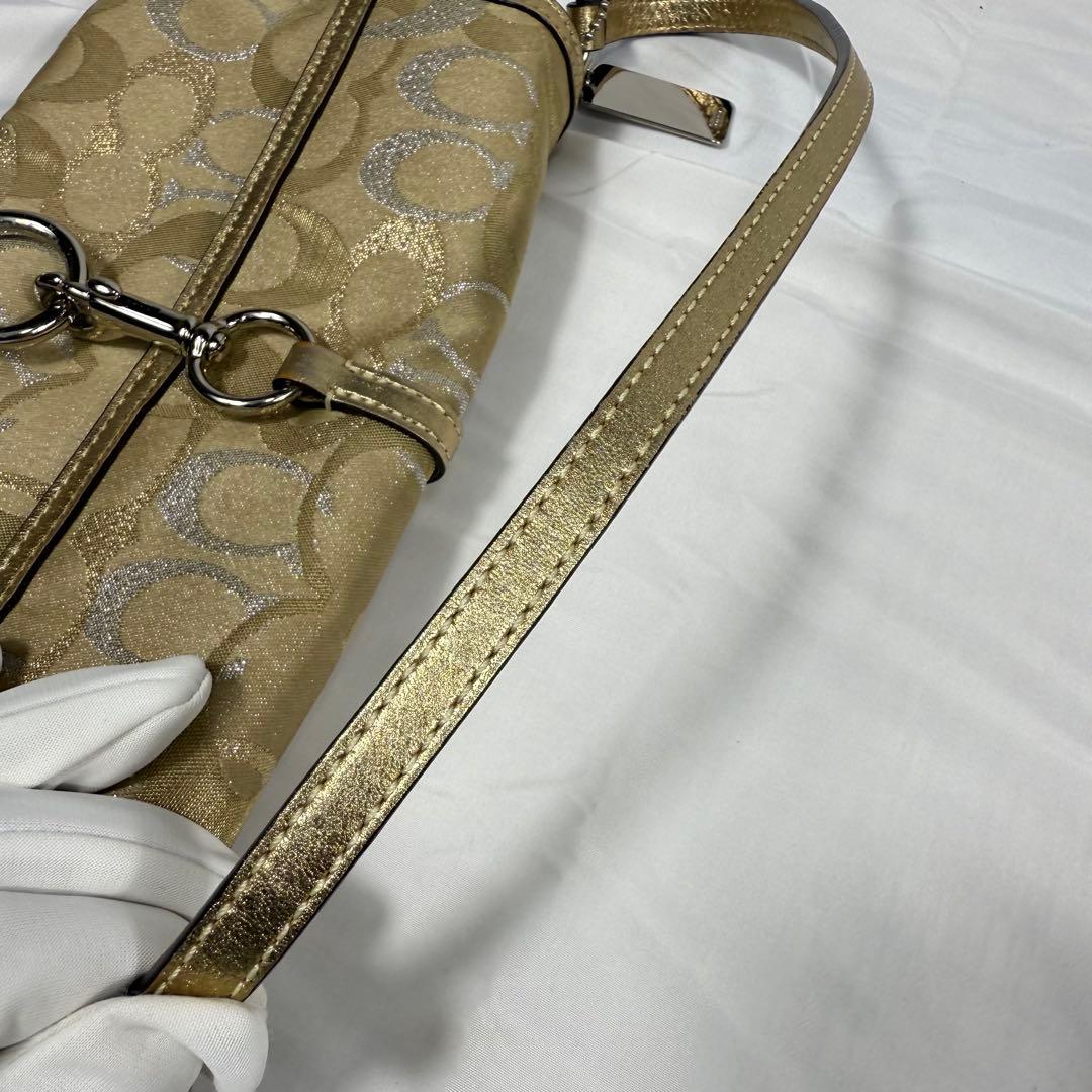 【美品】COACH アクセサリーポーチ ハンドバッグ　フック ゴールド