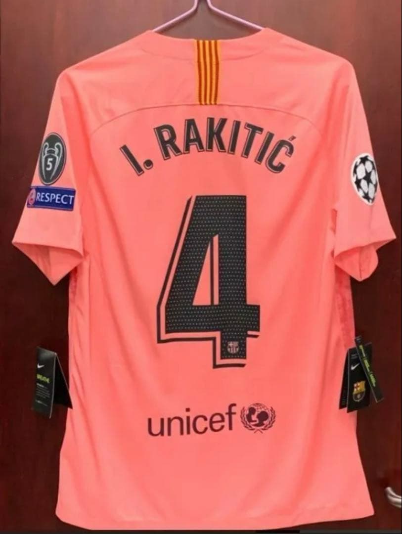 FC Barcelona I. RAKITIĆ 4 ピンクシャツ