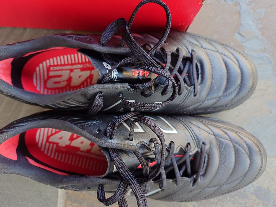 new balance トレーニングシューズ 442 v2 Pro TF