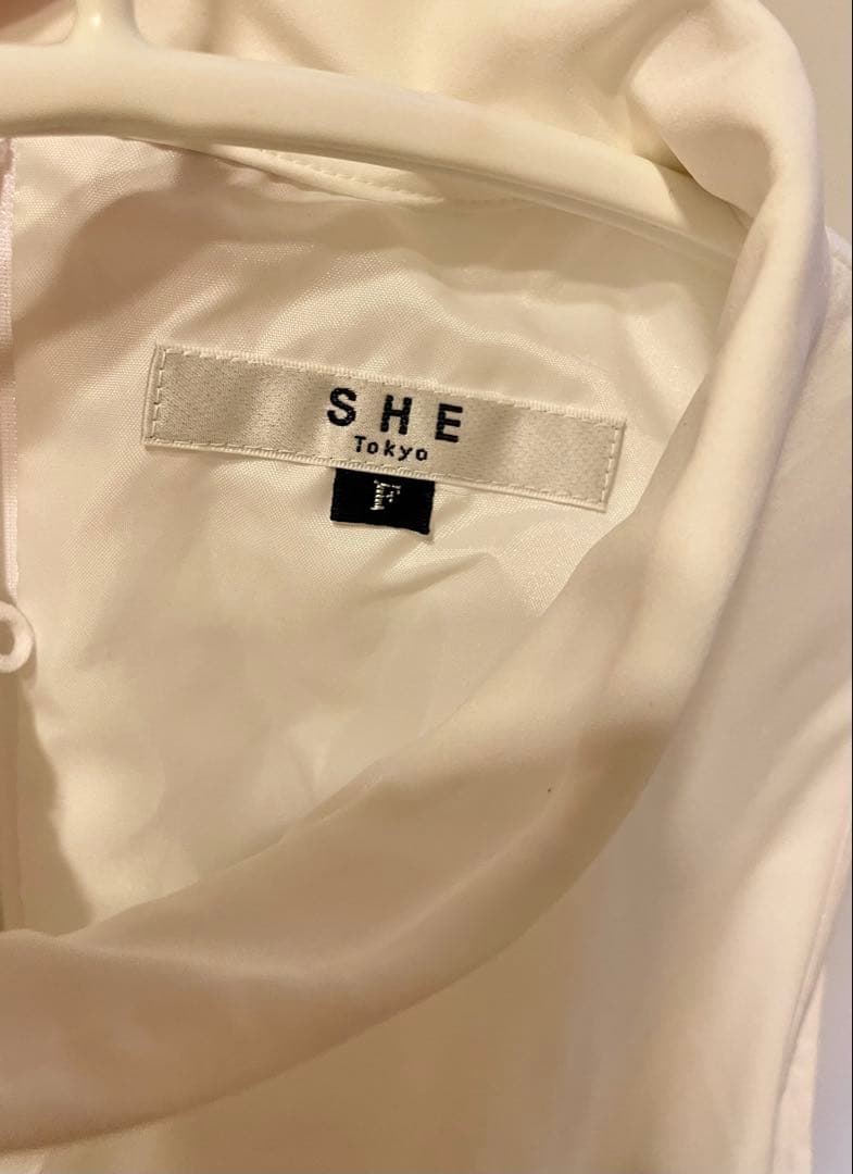 SHE Tokyo Cheryl White ワンピース　フレア　ロング