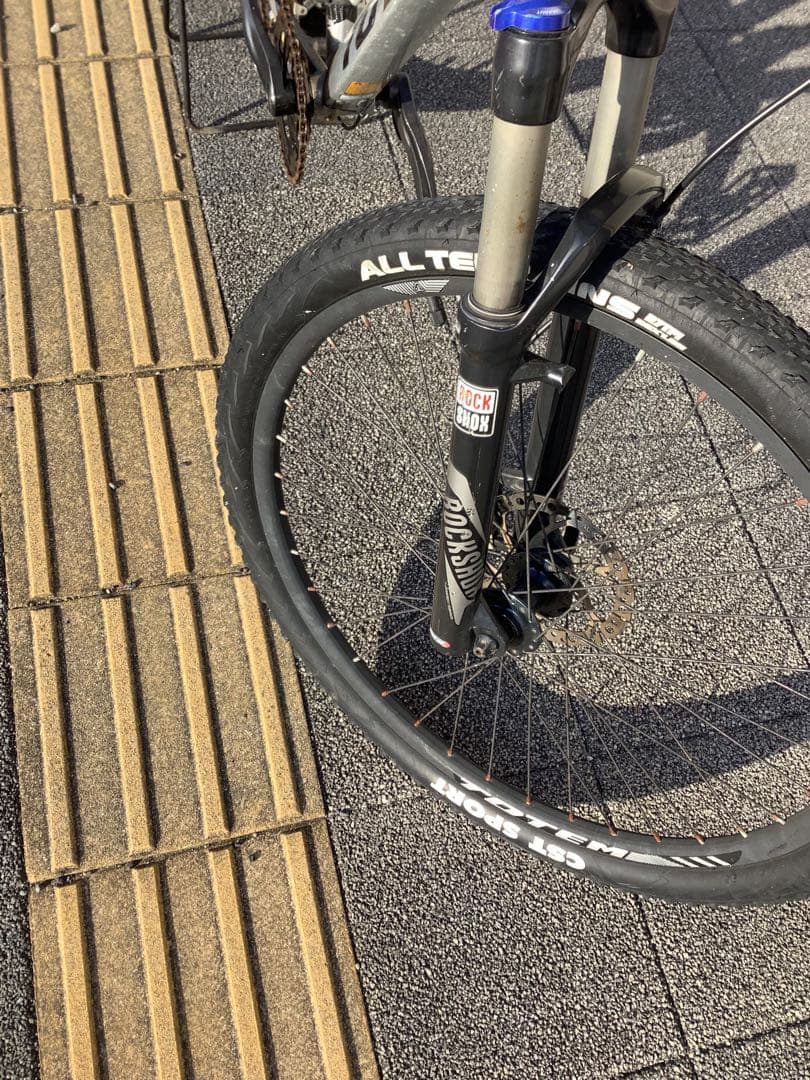 TOTEM マウンテンバイク 26インチ・DISCブレーキ、迫力ある車体