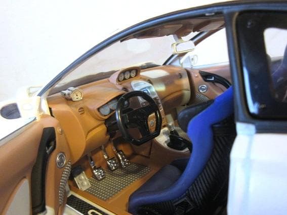 特価 童友社 (1/12) スポコン系 トヨタ CELICA TRD ライト点灯