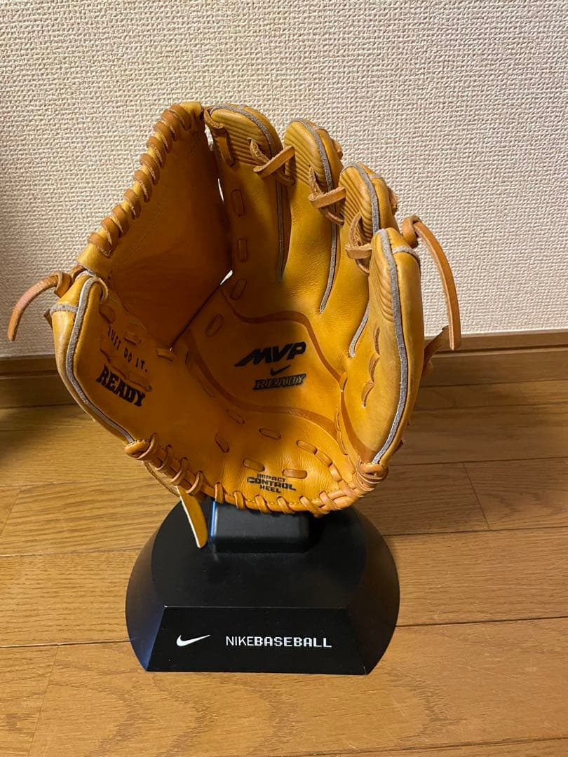 ナイキ　軟式　投手用グローブ