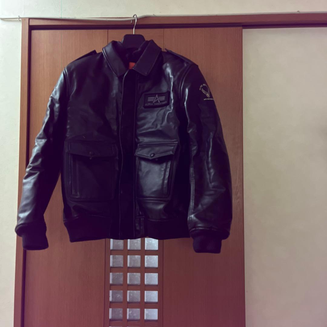 ALPHAINDUSTRIES フェイクレザージャケット　写真追加