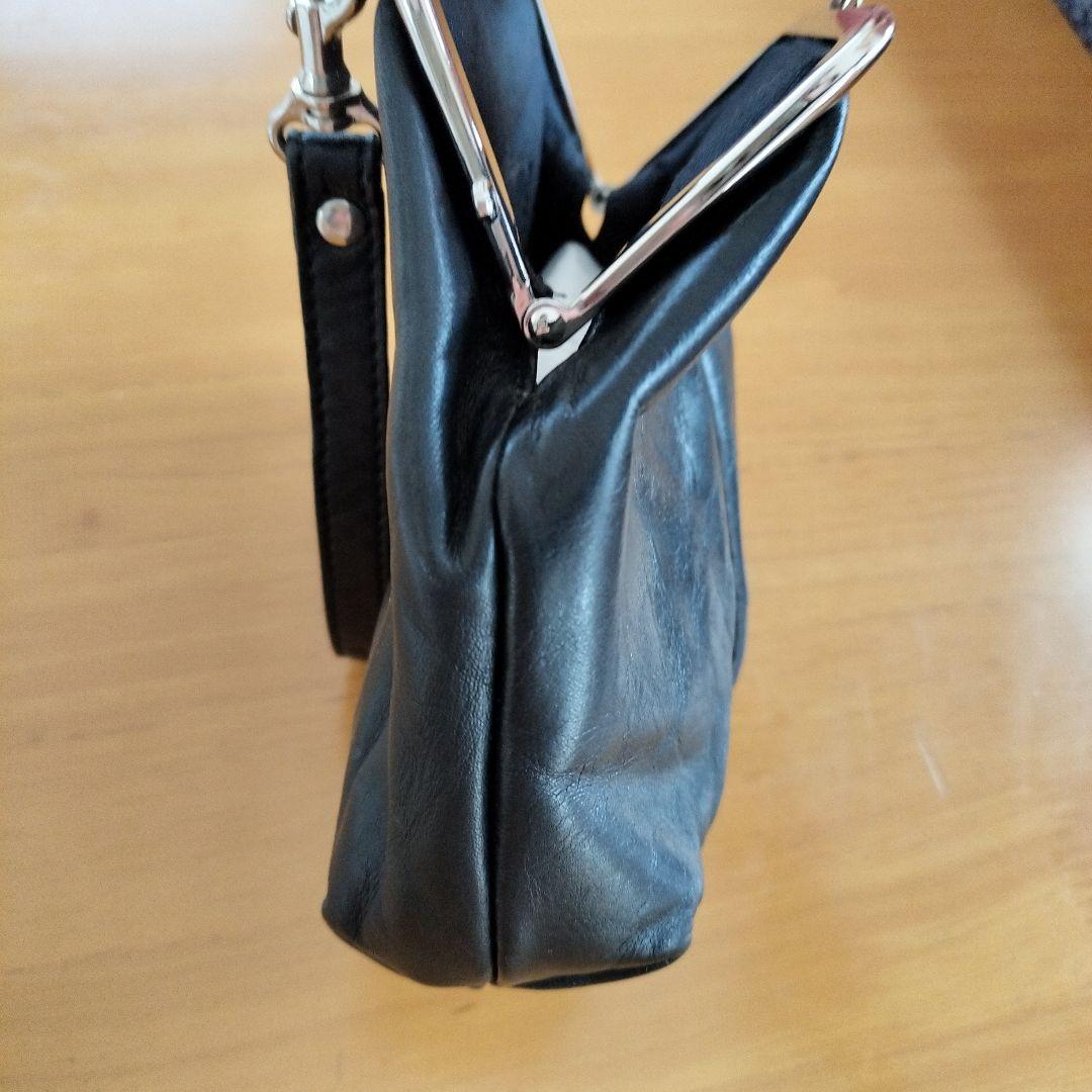 【新品】pour deux プルドゥ　黒革　レザーハンドバッグ　ポーチ　がま口