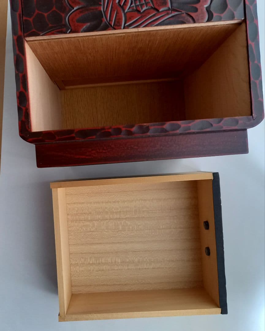 鎌倉彫、3段牡丹、新品箱入り