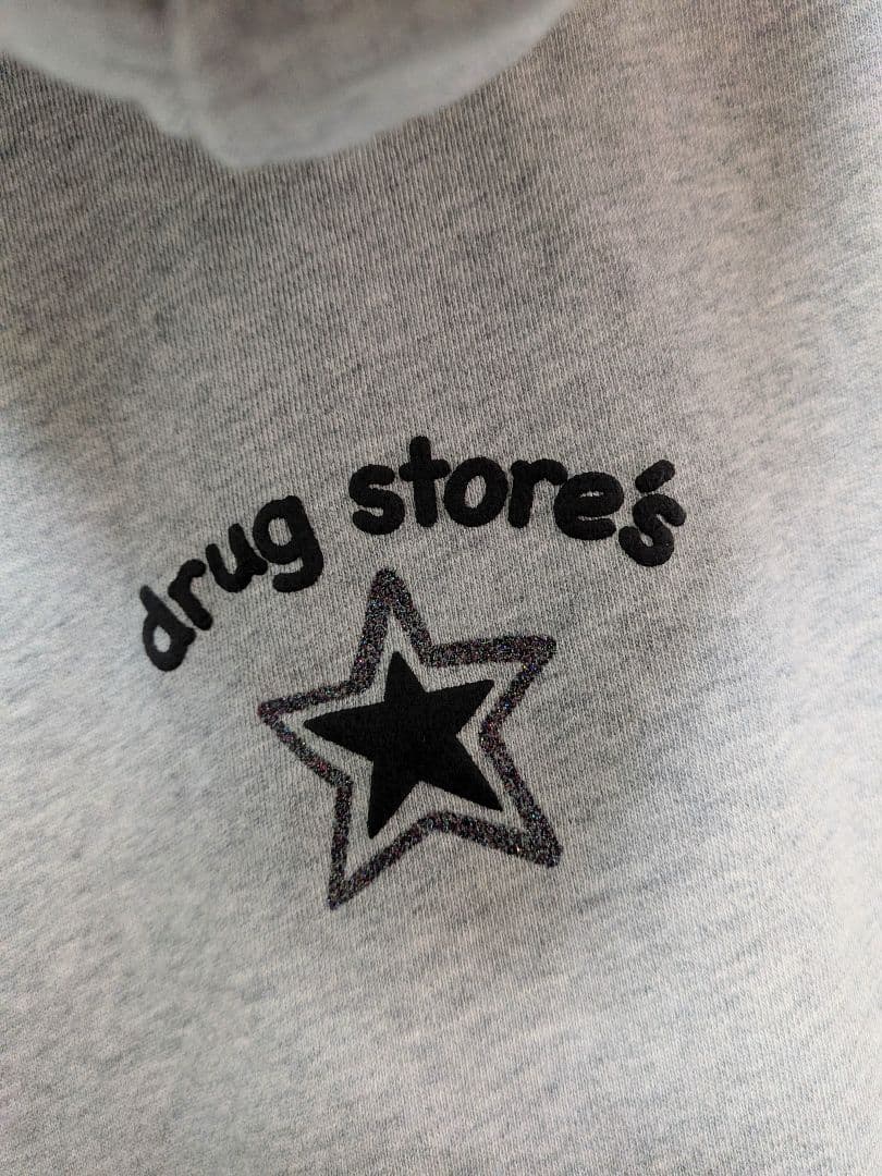 【drug store's 】新品未使用 グレー パーカー Fサイズゆったりめ