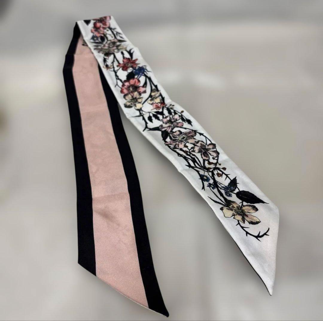 Christian Dior 花柄シルクスカーフ