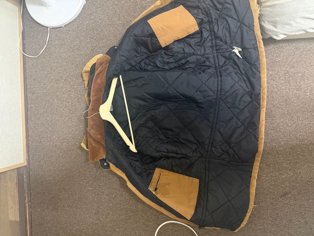 Carhartt ベージュジャケット