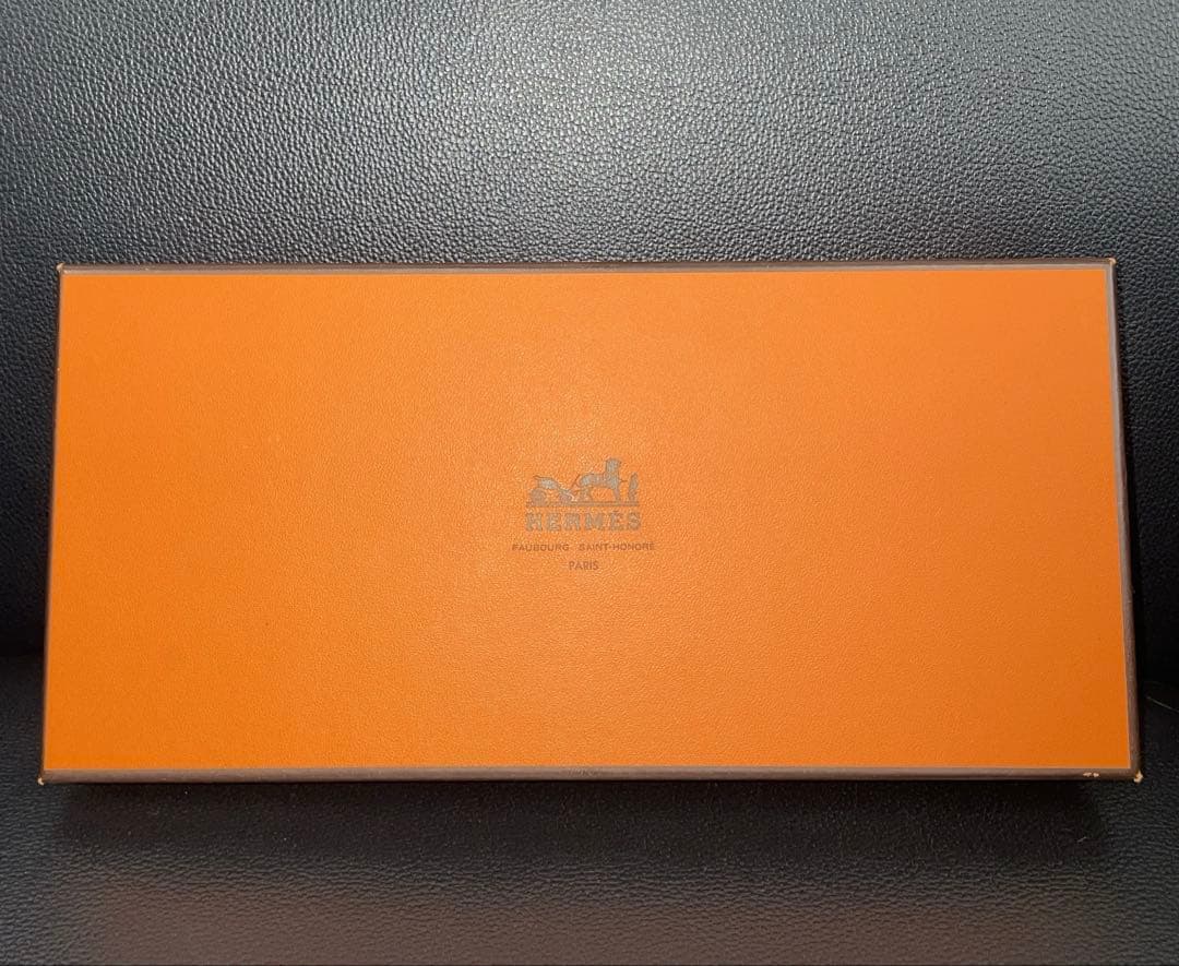 【E】HERMES 箱入り　ハンドタオル2枚組　ギフト プレゼント