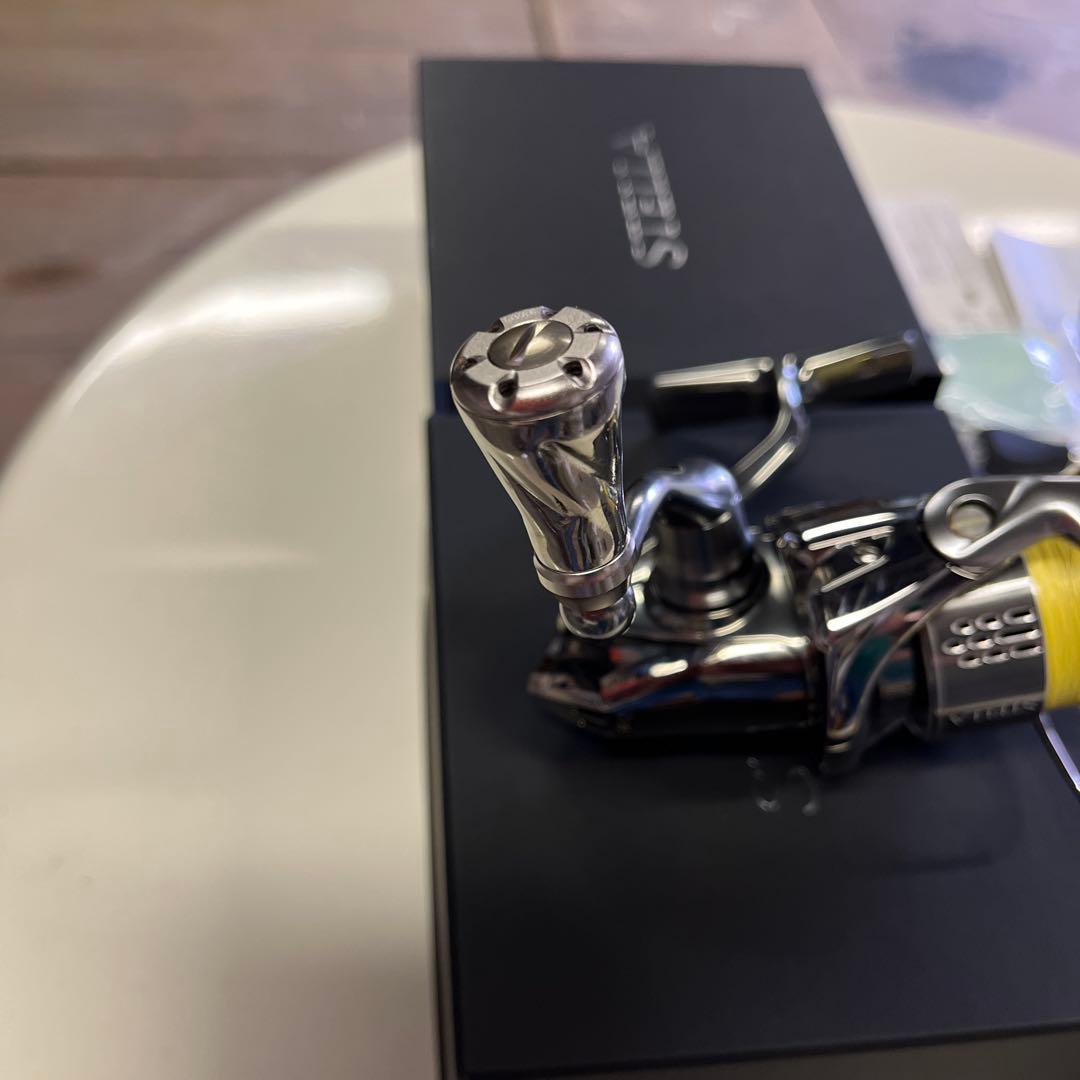 シマノ　18ステラ C2500SHG ［美品］リブレハンドルノブ付き