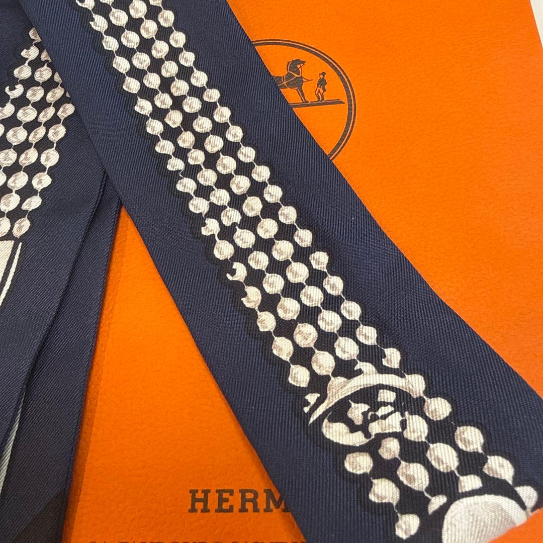HERMES エルメス ツイリー LE TRESOR DE MEDOR ネイビー